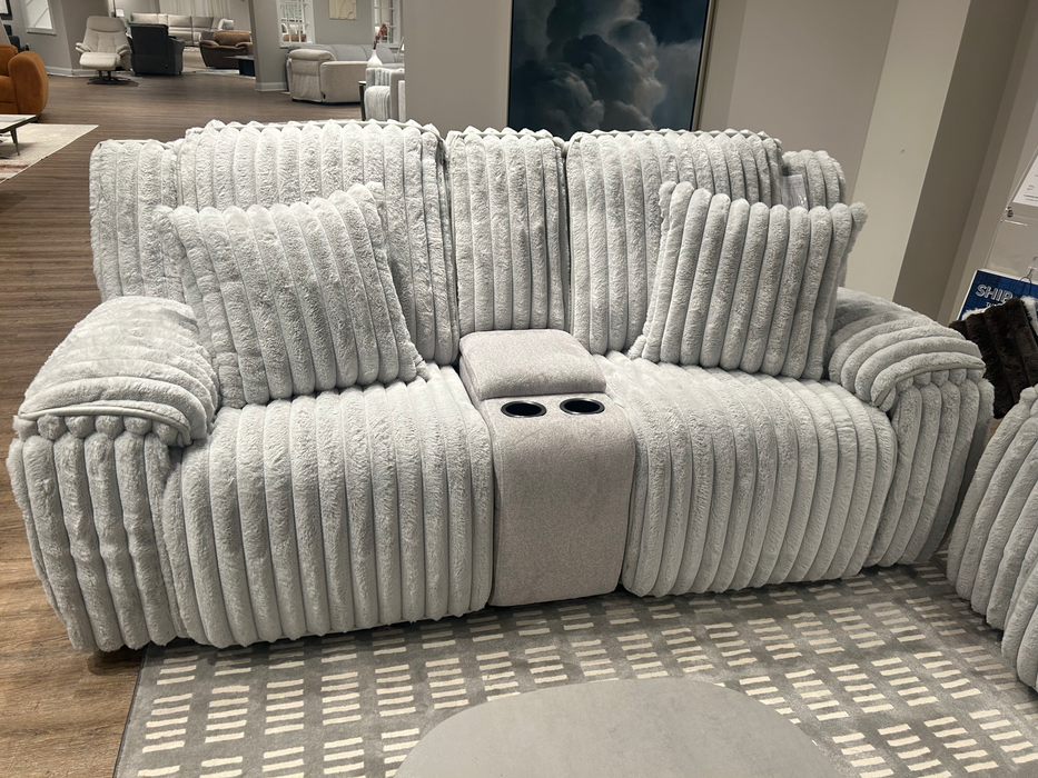 Heavenly Power Reclining Loveseat