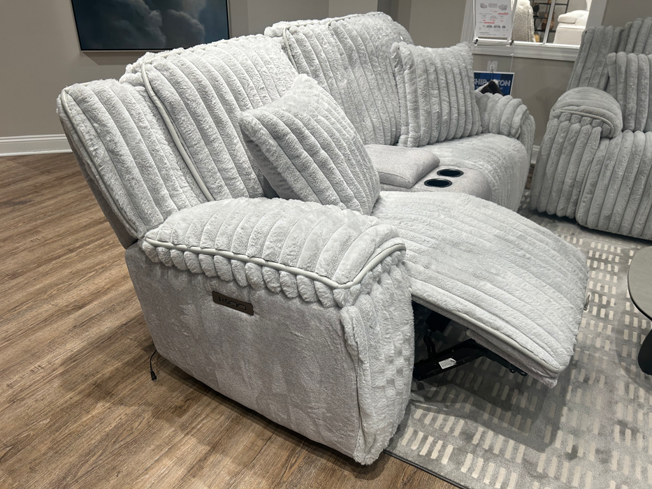 Heavenly Power Reclining Loveseat