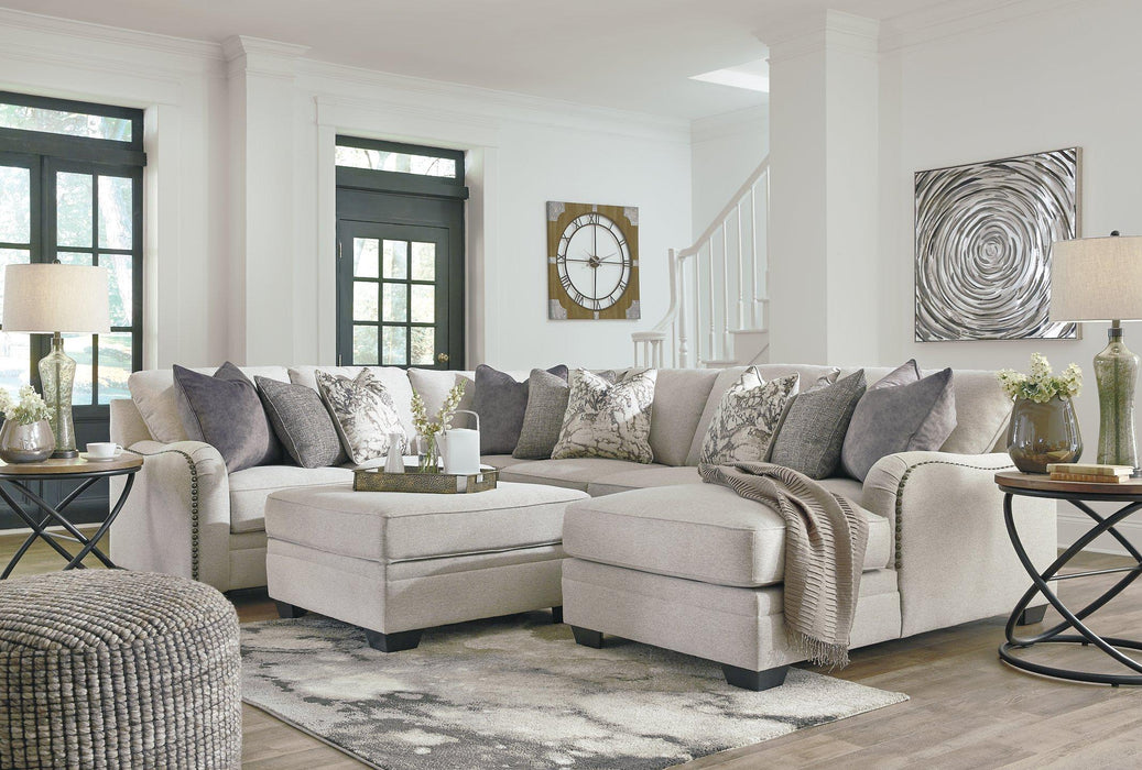 Dellara Sectional with Chaise (CLR)